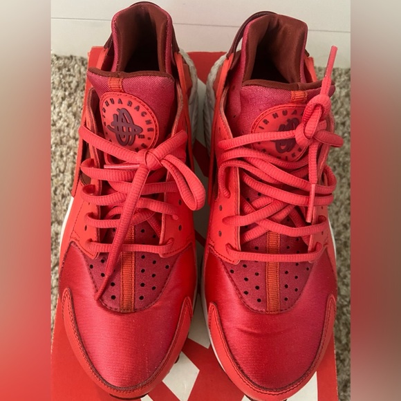 Nike Shoes| Air Huarache Run| Color: Ember Glow/Red | Size 8.5 women’s/ 7 Men’s - Picture 5 of 5